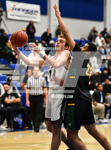 Thumbnail 1 in Vanden vs. Stuart Hall (Crush in the Valley, The Grind Sessions) photogallery.