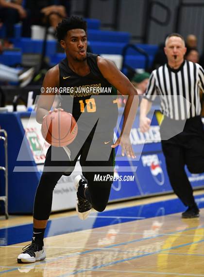 Thumbnail 1 in Vanden vs. Stuart Hall (Crush in the Valley, The Grind Sessions) photogallery.