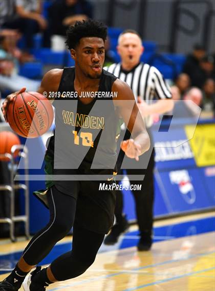 Thumbnail 2 in Vanden vs. Stuart Hall (Crush in the Valley, The Grind Sessions) photogallery.