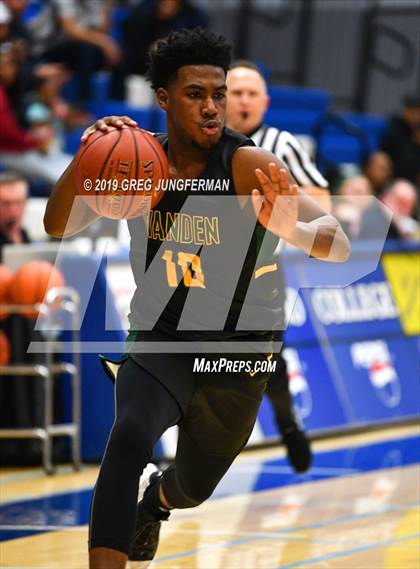 Thumbnail 3 in Vanden vs. Stuart Hall (Crush in the Valley, The Grind Sessions) photogallery.