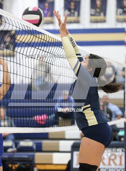 Thumbnail 2 in Garner @ Perrin-Whitt photogallery.