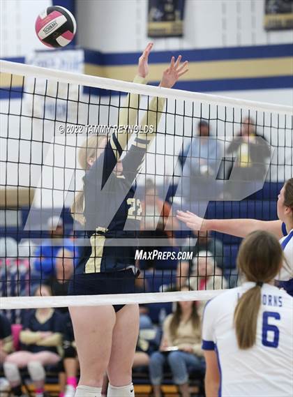 Thumbnail 1 in Garner @ Perrin-Whitt photogallery.