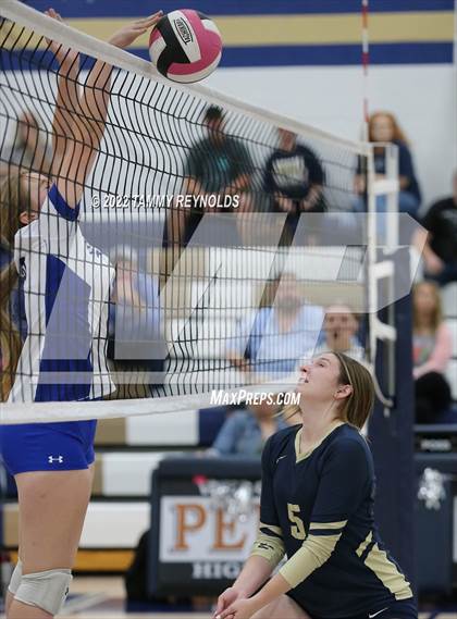 Thumbnail 1 in Garner @ Perrin-Whitt photogallery.