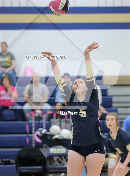 Thumbnail 1 in Garner @ Perrin-Whitt photogallery.
