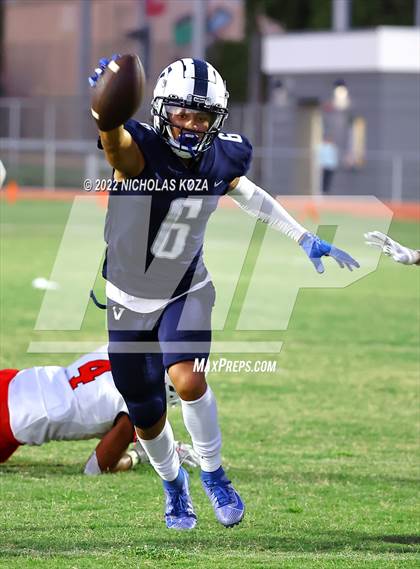 Thumbnail 1 in Harvard-Westlake vs. Venice photogallery.
