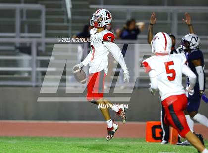 Thumbnail 3 in Harvard-Westlake vs. Venice photogallery.