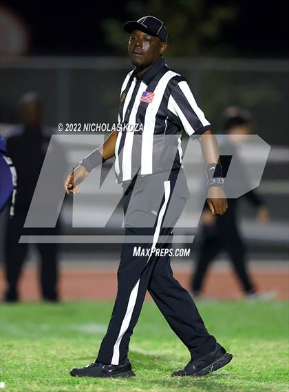 Thumbnail 3 in Harvard-Westlake vs. Venice photogallery.