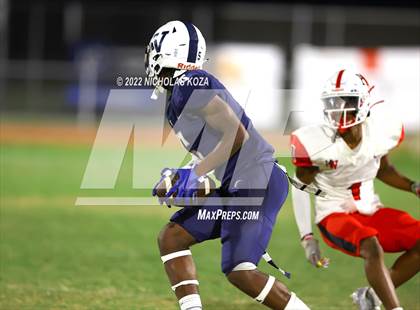 Thumbnail 1 in Harvard-Westlake vs. Venice photogallery.