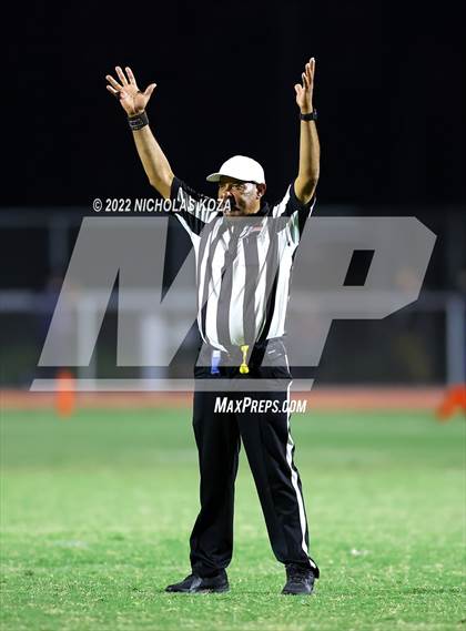 Thumbnail 3 in Harvard-Westlake vs. Venice photogallery.