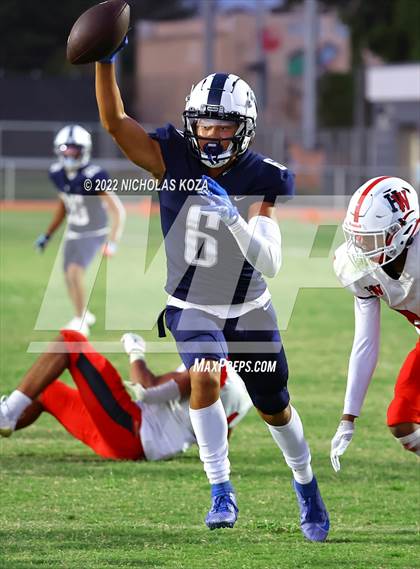 Thumbnail 1 in Harvard-Westlake vs. Venice photogallery.