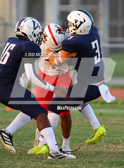Thumbnail 3 in Harvard-Westlake vs. Venice photogallery.