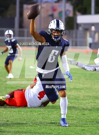 Thumbnail 2 in Harvard-Westlake vs. Venice photogallery.