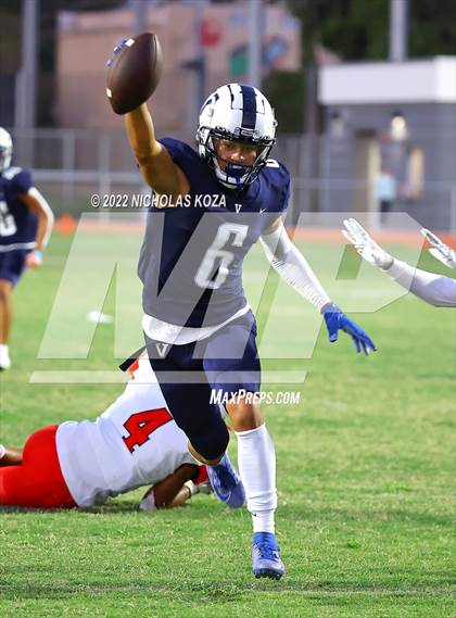 Thumbnail 3 in Harvard-Westlake vs. Venice photogallery.