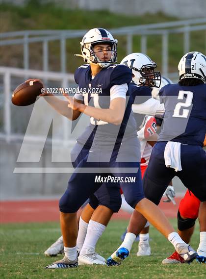 Thumbnail 3 in Harvard-Westlake vs. Venice photogallery.
