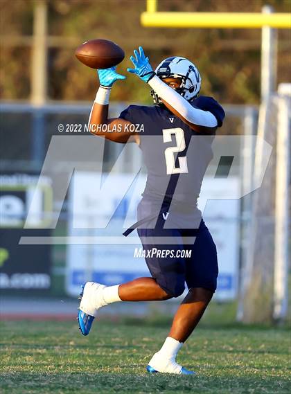 Thumbnail 3 in Harvard-Westlake vs. Venice photogallery.