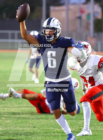 Thumbnail 3 in Harvard-Westlake vs. Venice photogallery.
