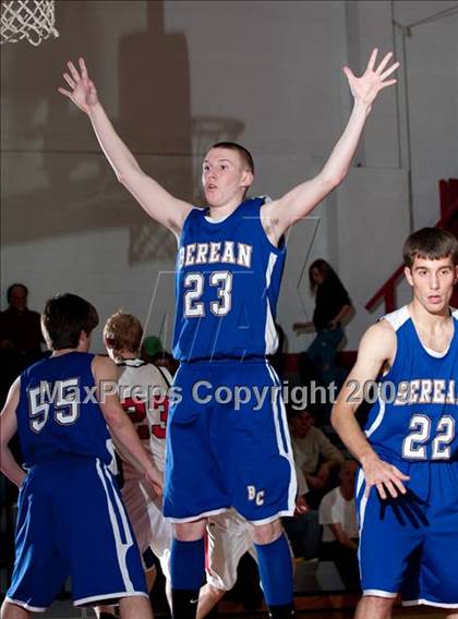 Thumbnail 1 in Berean Christian @ Washburn photogallery.