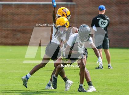 Thumbnail 3 in Whitehaven vs Desoto Central (U of Memphis 7v7) photogallery.