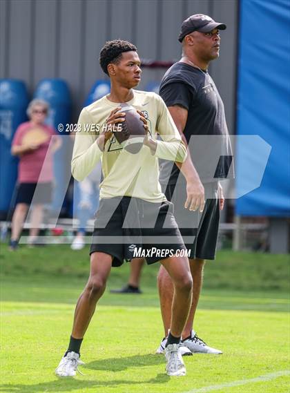 Thumbnail 2 in Whitehaven vs Desoto Central (U of Memphis 7v7) photogallery.