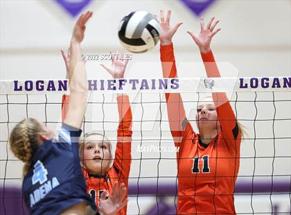 Thumbnail 2 in Wheelersburg vs. Adena (OHSAA D3 Regional) photogallery.