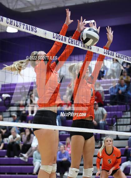 Thumbnail 2 in Wheelersburg vs. Adena (OHSAA D3 Regional) photogallery.
