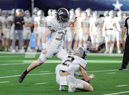 Thumbnail 2 in Vandegrift vs. DeSoto (UIL 6A Division II Final) photogallery.