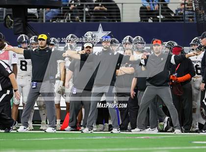 Thumbnail 1 in Vandegrift vs. DeSoto (UIL 6A Division II Final) photogallery.