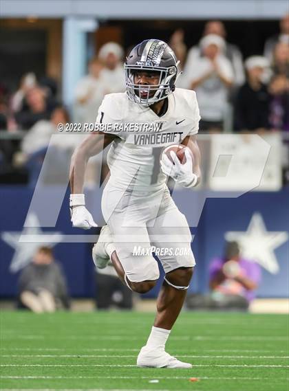 Thumbnail 3 in Vandegrift vs. DeSoto (UIL 6A Division II Final) photogallery.