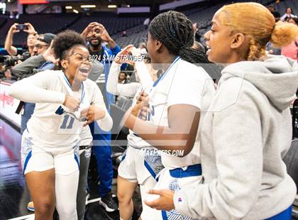 Thumbnail 1 in Montgomery @ Oakland (CIF State Division 5 Final) photogallery.