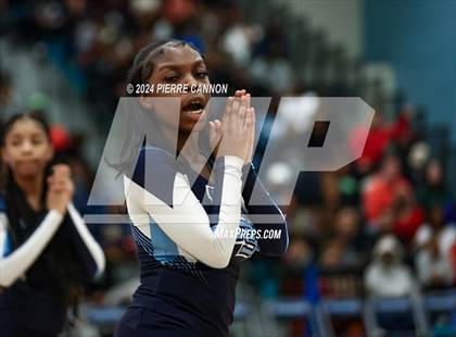 Thumbnail 3 in Patriot vs Potomac Senior (VHSL Class 6 Region B Finals) photogallery.