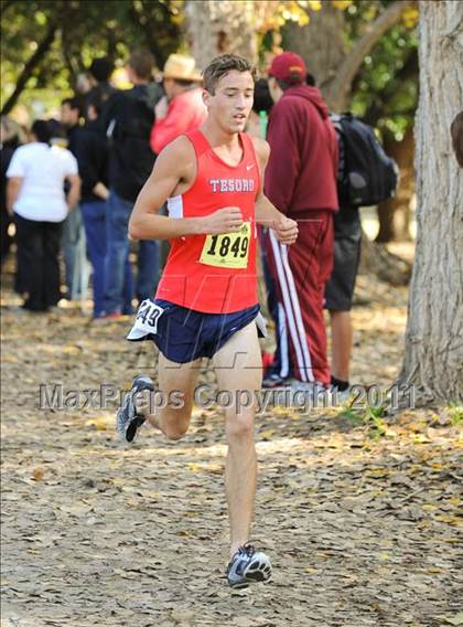 Thumbnail 1 in CIF State Cross Country Championships (Boys Division II) photogallery.
