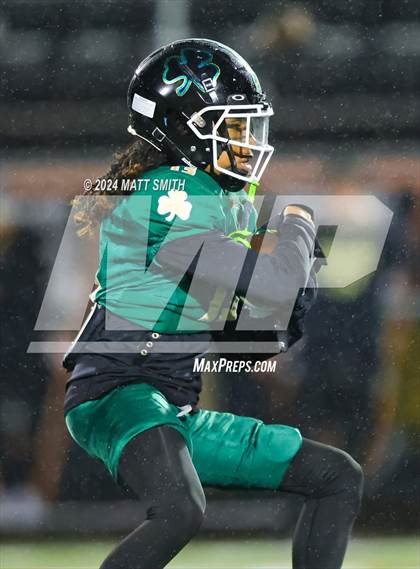 Thumbnail 3 in Aurora vs. Ursuline (OHSAA Division 3 Round 3) photogallery.