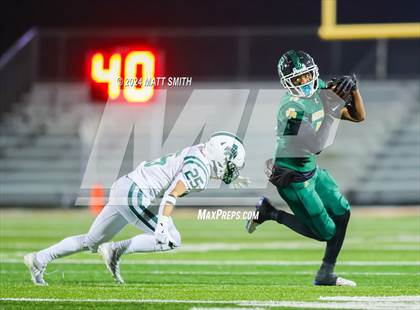 Thumbnail 2 in Aurora vs. Ursuline (OHSAA Division 3 Round 3) photogallery.