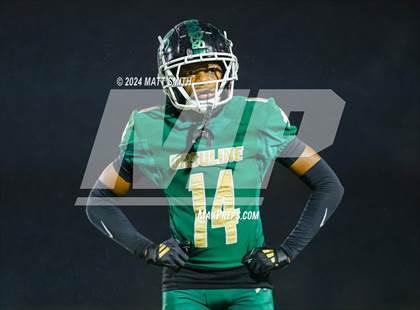 Thumbnail 2 in Aurora vs. Ursuline (OHSAA Division 3 Round 3) photogallery.