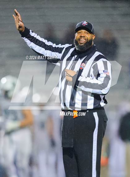 Thumbnail 1 in Aurora vs. Ursuline (OHSAA Division 3 Round 3) photogallery.
