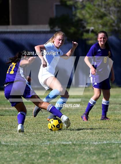 Thumbnail 2 in Foothill vs Durango photogallery.