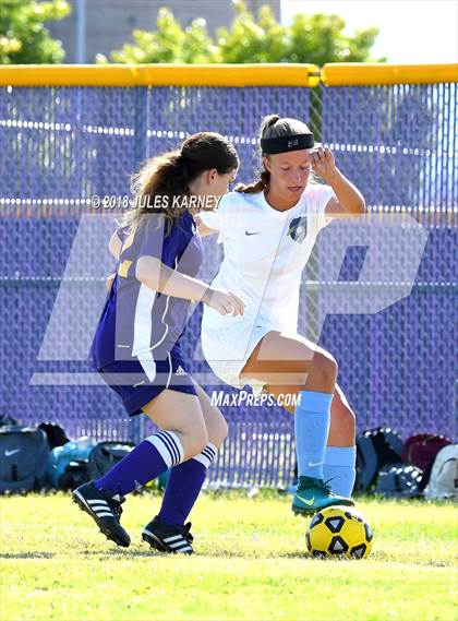 Thumbnail 2 in Foothill vs Durango photogallery.