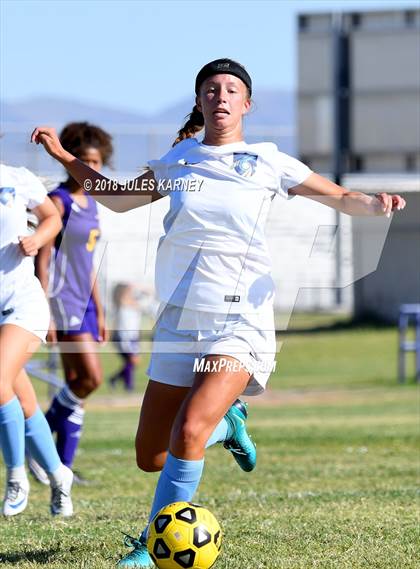 Thumbnail 3 in Foothill vs Durango photogallery.
