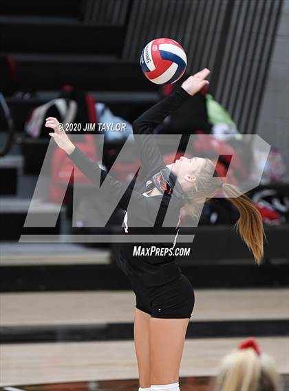 Thumbnail 2 in Benbrook vs Mineral Wells  photogallery.