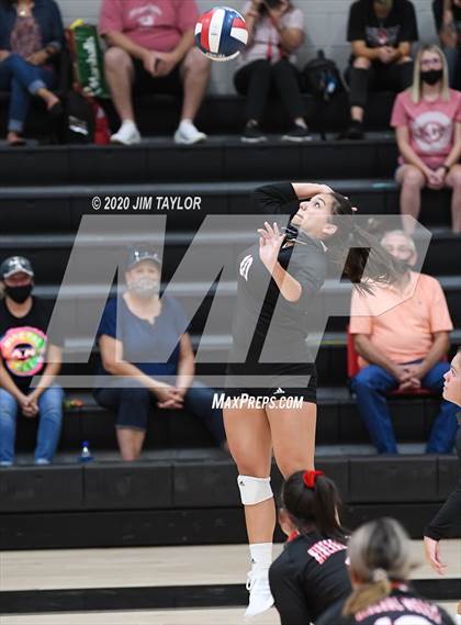 Thumbnail 2 in Benbrook vs Mineral Wells  photogallery.