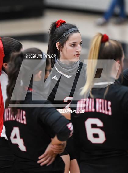 Thumbnail 2 in Benbrook vs Mineral Wells  photogallery.
