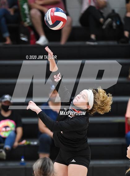Thumbnail 2 in Benbrook vs Mineral Wells  photogallery.
