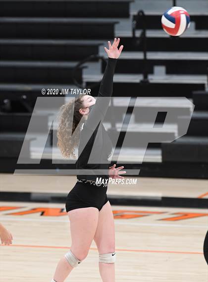 Thumbnail 2 in Benbrook vs Mineral Wells  photogallery.