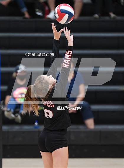 Thumbnail 3 in Benbrook vs Mineral Wells  photogallery.
