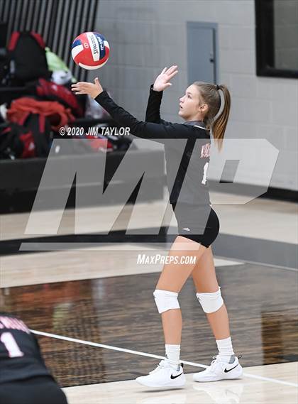Thumbnail 3 in Benbrook vs Mineral Wells  photogallery.