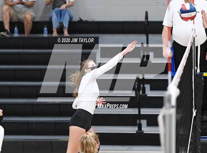 Thumbnail 2 in Benbrook vs Mineral Wells  photogallery.