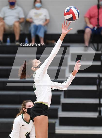 Thumbnail 2 in Benbrook vs Mineral Wells  photogallery.