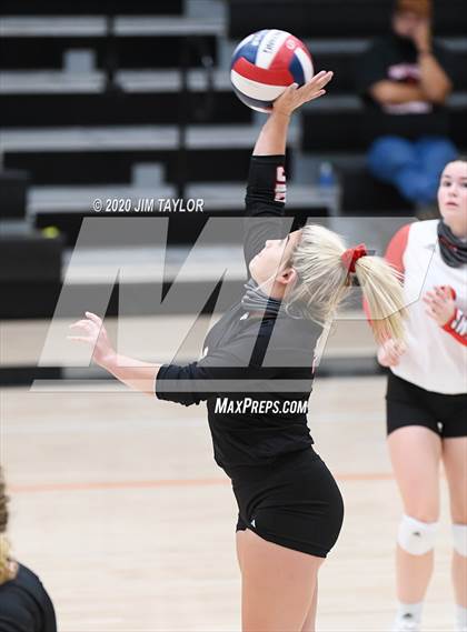 Thumbnail 3 in Benbrook vs Mineral Wells  photogallery.