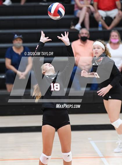 Thumbnail 3 in Benbrook vs Mineral Wells  photogallery.