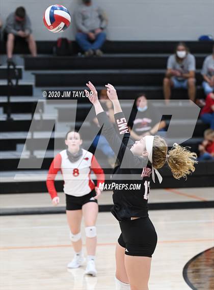 Thumbnail 1 in Benbrook vs Mineral Wells  photogallery.